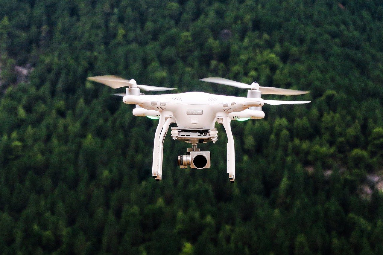 drone, volant, caméra-1866742.jpg