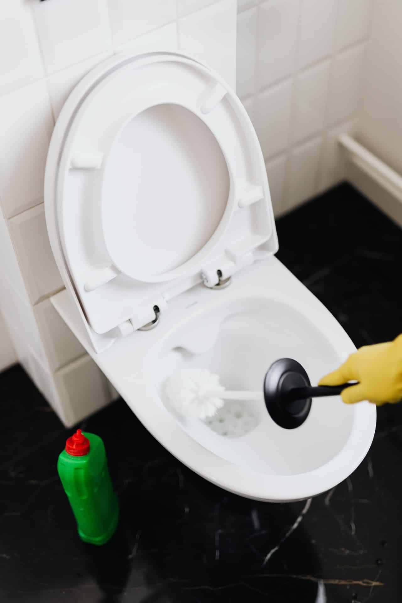 Save energy and preserve water with a shower flow regulator device